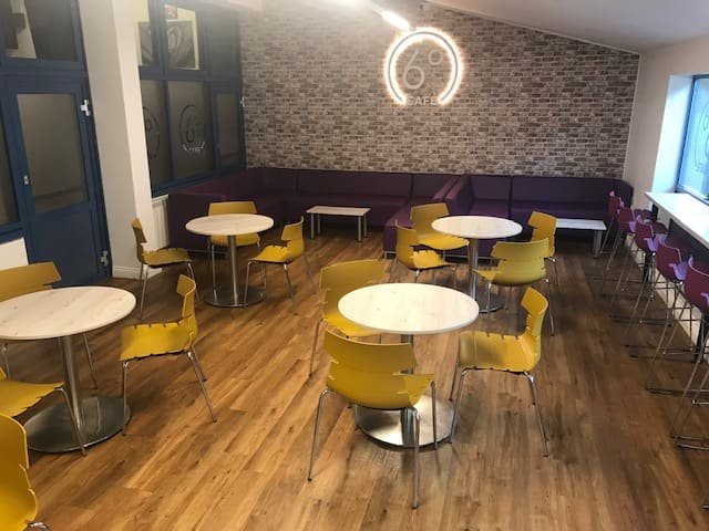 Bewdley High School Dining Furniture2