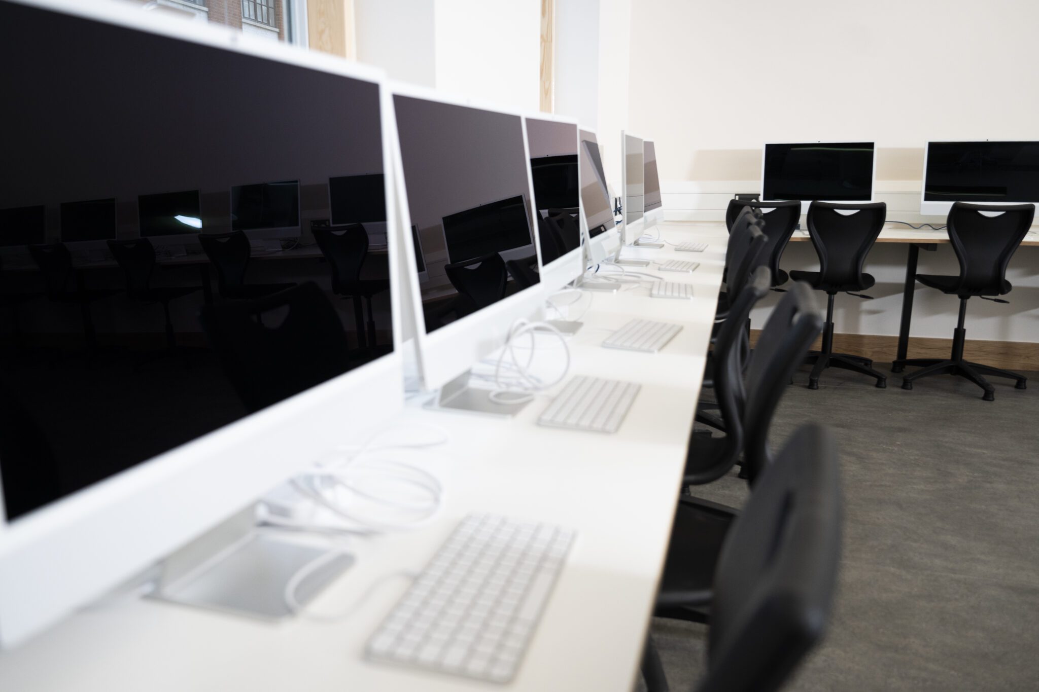 ICT Furniture for Schools. Computer Desks, Tablet trolleys - Witley Jones